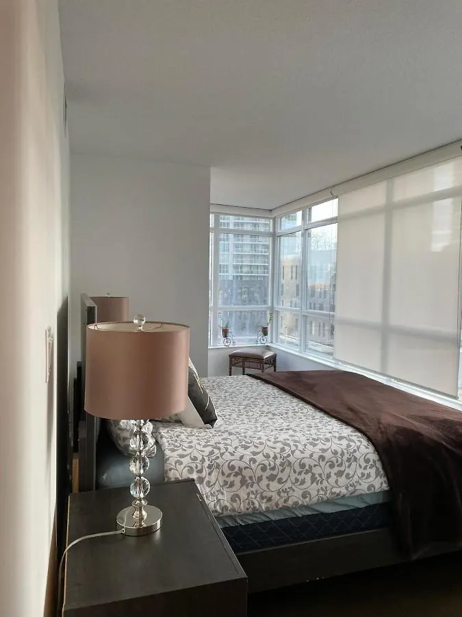 Apartment Toronto Downtown Luxurious Stylish 3 Bedroom 3 Bath 2 Balconies Near Rogers Centre Lakeview Condo Kanada