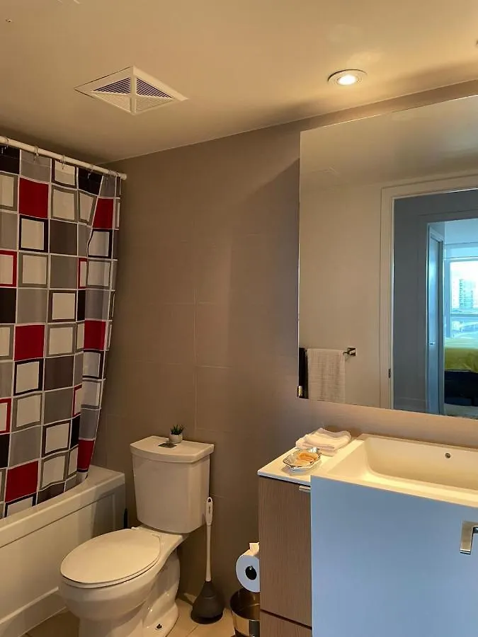 Toronto Downtown Luxurious Stylish 3 Bedroom 3 Bath 2 Balconies Near Rogers Centre Lakeview Condo Apartment