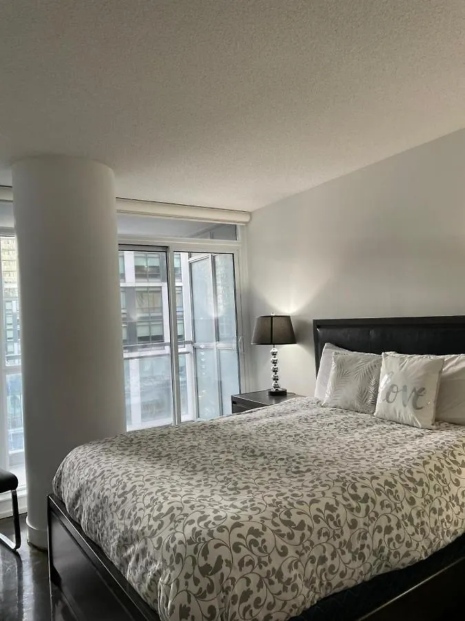 Toronto Downtown Luxurious Stylish 3 Bedroom 3 Bath 2 Balconies Near Rogers Centre Lakeview Condo
