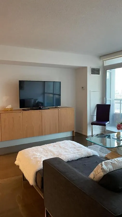 Apartment Toronto Downtown Luxurious Stylish 3 Bedroom 3 Bath 2 Balconies Near Rogers Centre Lakeview Condo